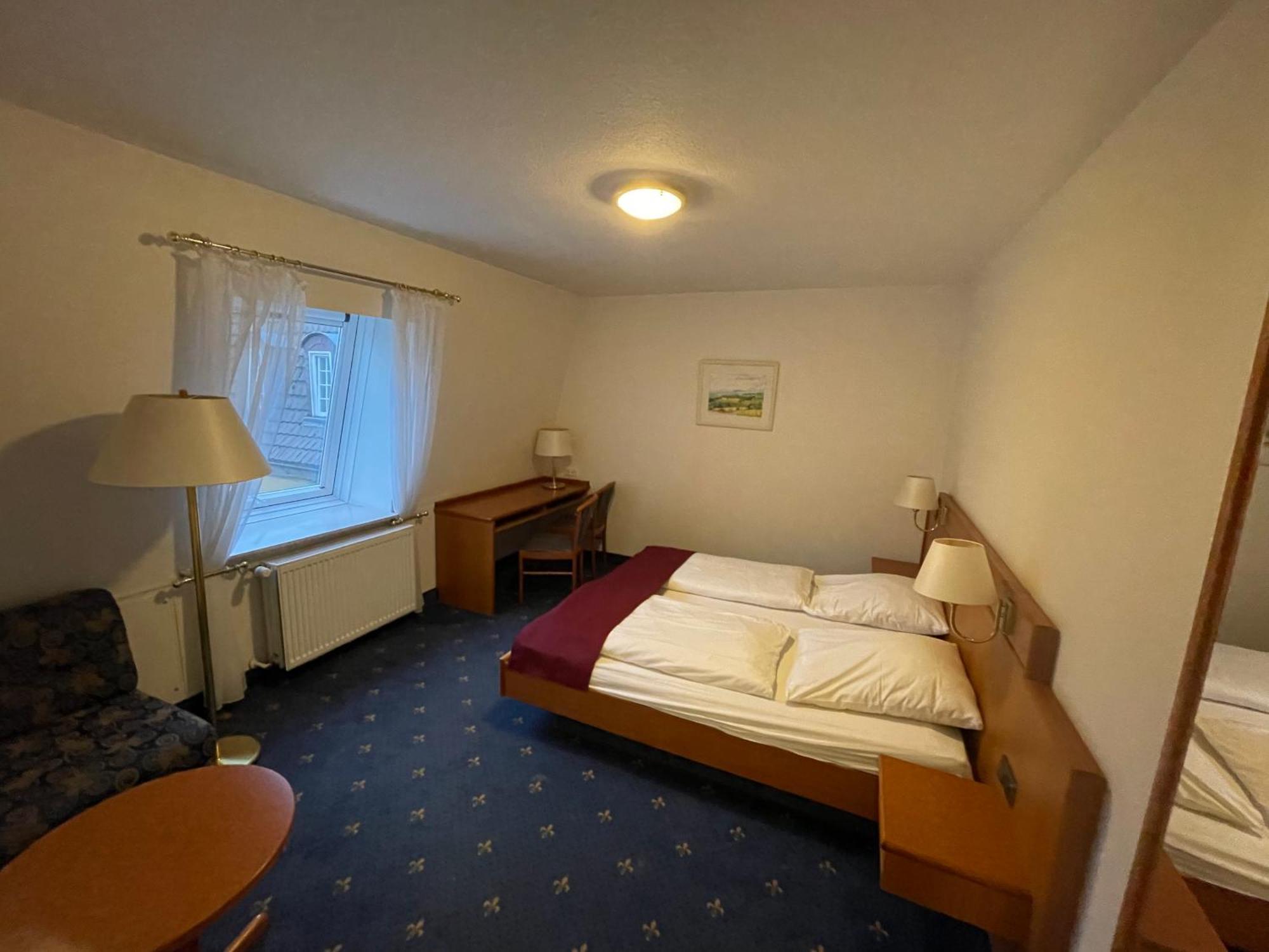 Hotel Schloss Hoehnscheid Bad Arolsen Esterno foto